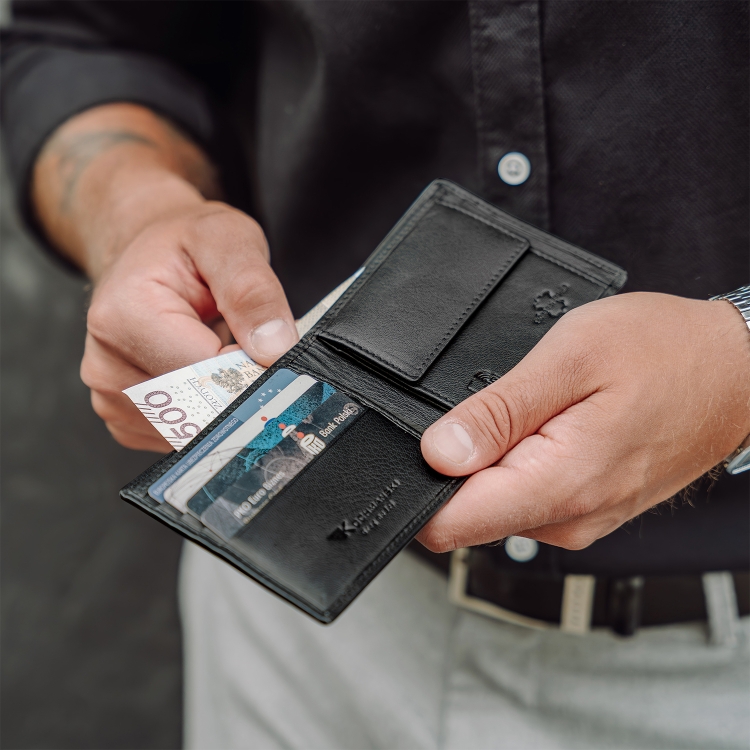 Portfel męski na karty cienki skóra czerń RFID Greg 3376 (12).jpg