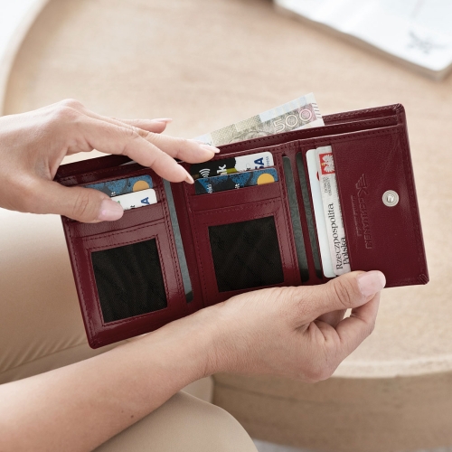 Kochmanski damski portfel bordowy skórzany mały na zatrzask z ochroną RFID 3630 (23).jpg