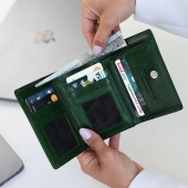 Kochmanski damski portfel zielony skórzany mały na zatrzask z ochroną RFID 3632 (6).jpg