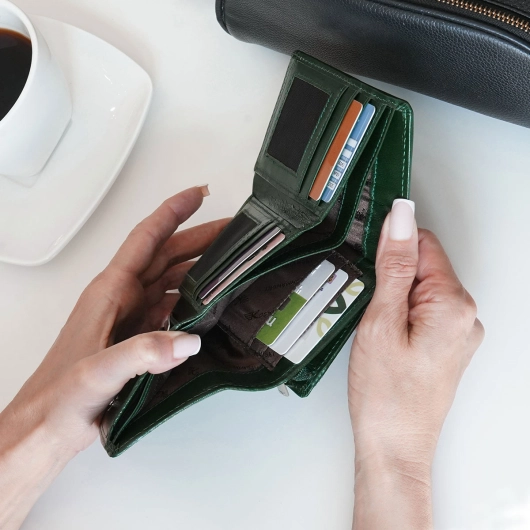 Kochmanski damski portfel zielony skórzany mały na zatrzask z ochroną RFID 3632 (10).JPG