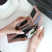 Kochmanski damski portfel beżowy skórzany mały na zatrzask z ochroną RFID 3636 (10).JPG