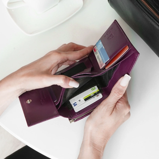 Kochmanski portfel damski na bigiel skórzany śliwkowy portmonetka RFID 3639 (10).JPG