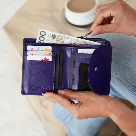 Kochmanski portfel damski skórzany fioletowy na zamek portmonetka RFID  3671 (6).jpg