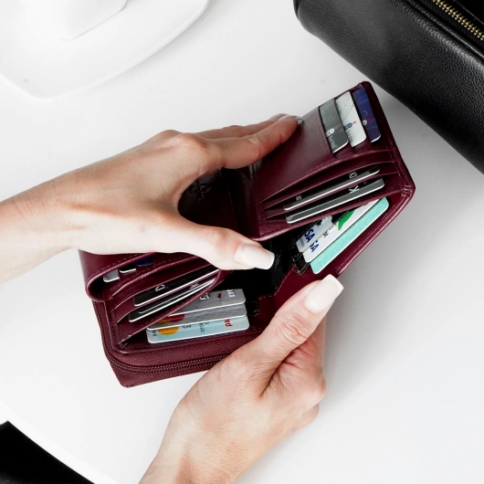 Kochmanski portfel damski średni bordo skórzany na zamek RFID 3710 (10).JPG
