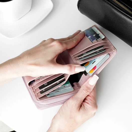 Kochmanski portfel damski średni pudrowy róż skórzany na zamek RFID 3715 (10).JPG