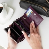 Kochmanski damski portfel śliwkowy skórzany mały na zatrzask z ochroną RFID Bella 3629 (22).JPG