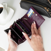 Kochmanski damski portfel śliwkowy skórzany mały na zatrzask z ochroną RFID Bella 3629 (22).JPG