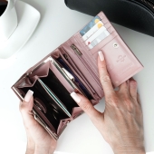 Kochmanski damski portfel pudrowy róż skórzany mały na zatrzask z ochroną RFID Wendy 3635 (22).JPG