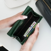 Kochmanski średni portfel damski na zamek skórzany na karty RFID zielony Flora 3692 (23).JPG